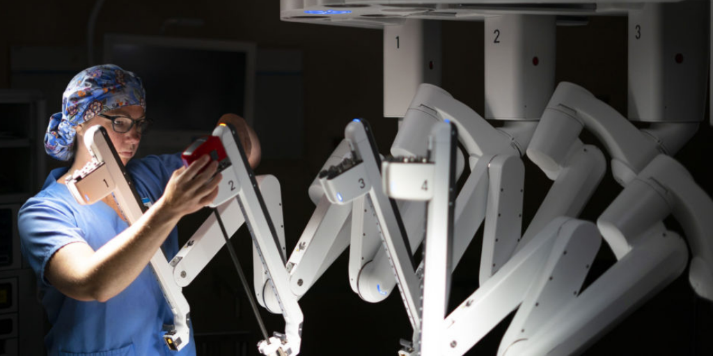 The da Vinci® Surgical Robot | Enhancing Patient Care at Essential Health